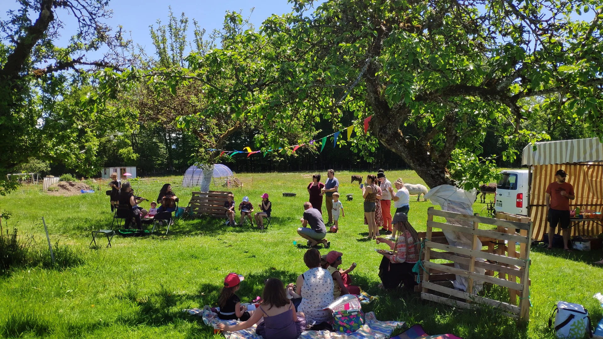 Gîte de groupe La Grange de Kaly à Giat — Photo 1 de La Grange de Kaly à Giat, capacité 14 personnes