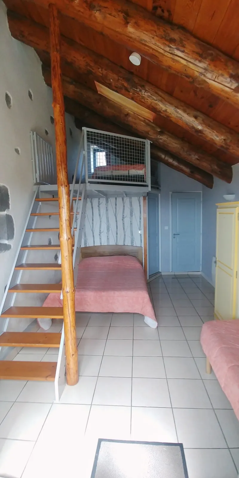 Photo 3 de Gîte de la Poucinière à Saint-Sauves d'Auvergne