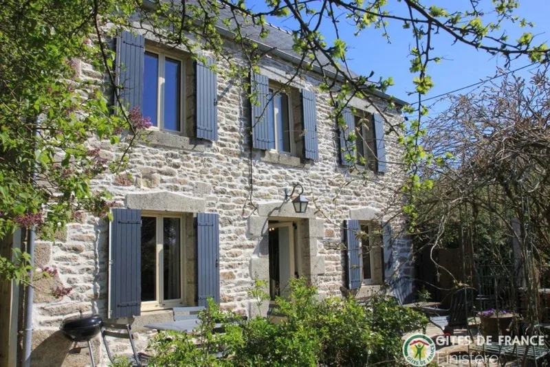 Gîte Auberge-Expo du Youdig — gîte de groupe à Brennilis