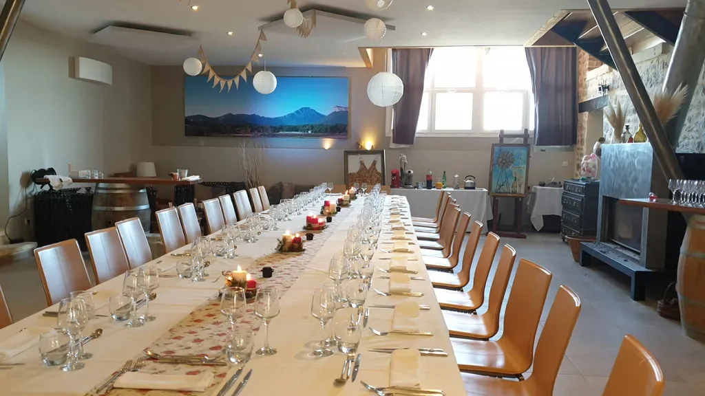 Gîte de groupe Le Mas de France à Vacquières — Photo 1 de Le Mas de France à Vacquières, capacité 30 personnes