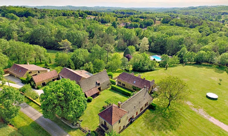Gîte Gîtes La Source — gîte de groupe à Saint-Geniès