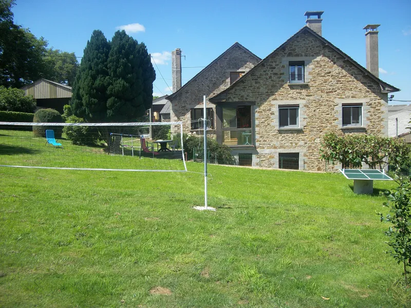 Gîte Gite aux Flottes — gîte de groupe à Prévinquières
