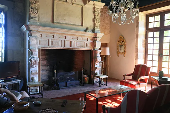 Gîte Château de Livers — gîte de groupe à Livers-Cazelles