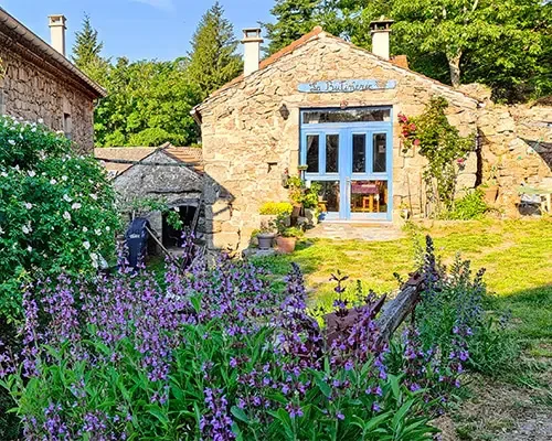Gîte de groupe La Butinerie à Prévenchères — Photo 1 de La Butinerie à Prévenchères, capacité 14 personnes