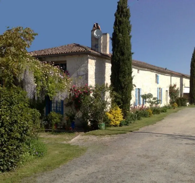 Gîte Les Maisons de Gréal — gîte de groupe à Pessac-sur-Dordogne
