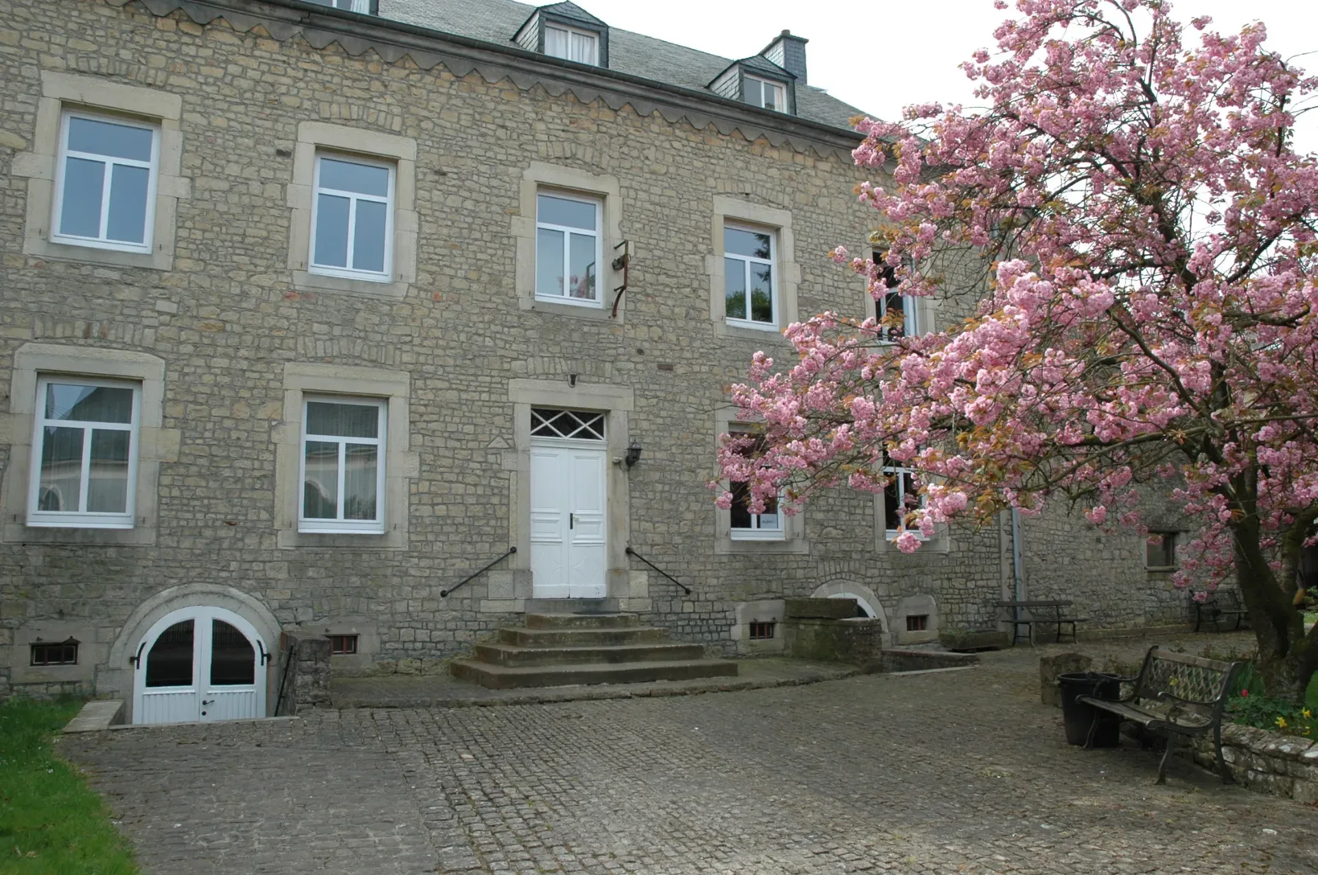 Gîte de groupe La Pausade de Thiaumont à Attert/Belgique — La Pausade de Thiaumont – Attert/Belgique, capacité 32 personnes