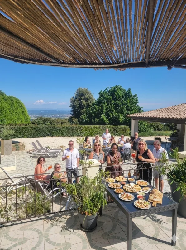 La double terrasse panoramique du gîte "Les Cigales"