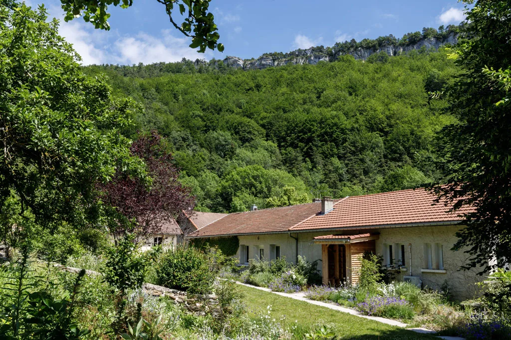 Gîte de groupe Gîte Les Arnaux à Saint-André-en-Royans — Photo 1 de Gîte Les Arnaux à Saint-André-en-Royans, capacité 40 personnes
