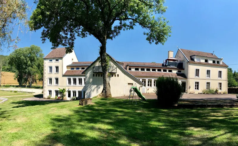 Gîte Le Clos de Montauban — gîte de groupe à Perrancey-les-Vieux-Moulins