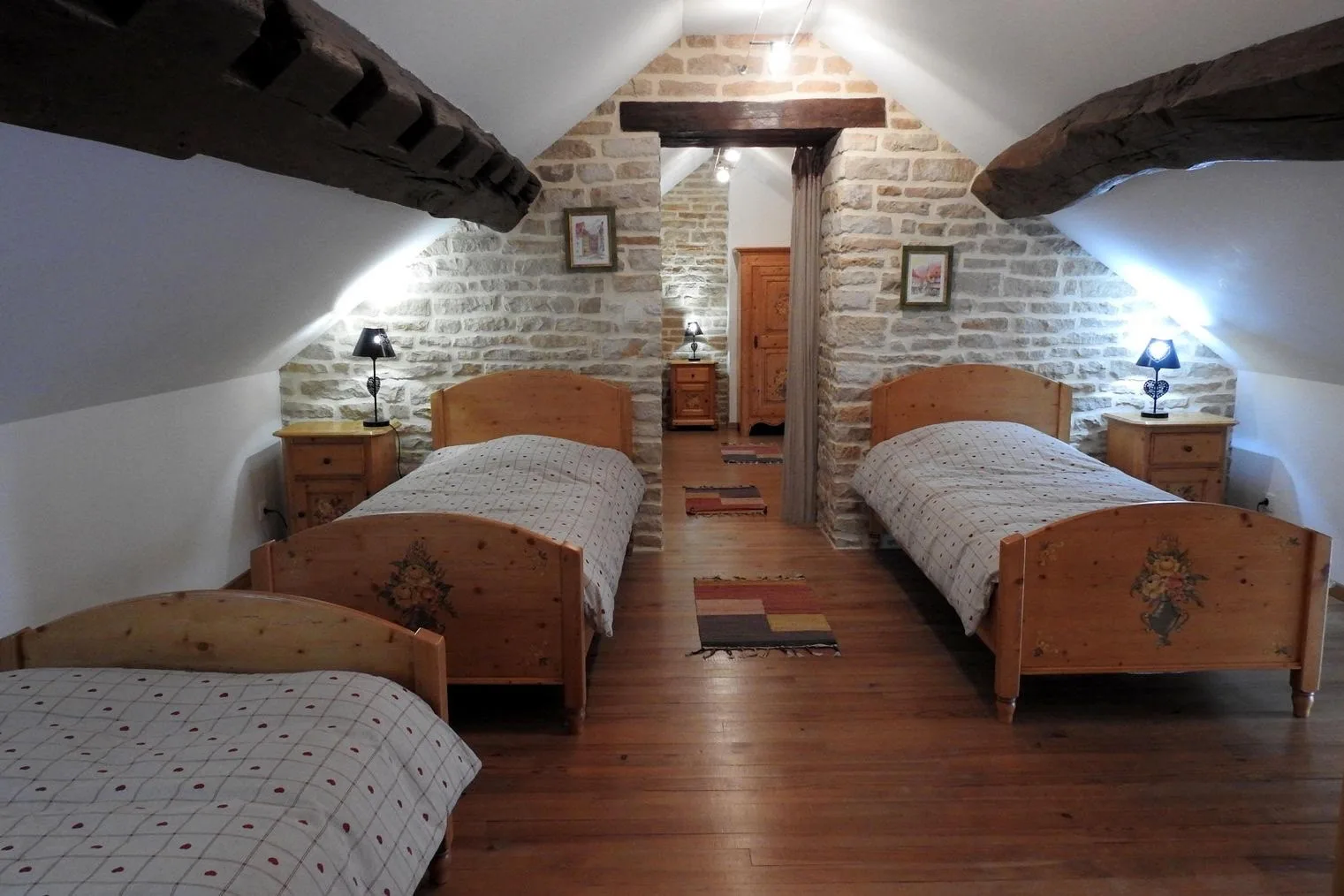 Gîte de groupe Le Nid de Cigognes à Dancevoir — Photo 1 de Le Nid de Cigognes à Dancevoir, capacité 15 personnes