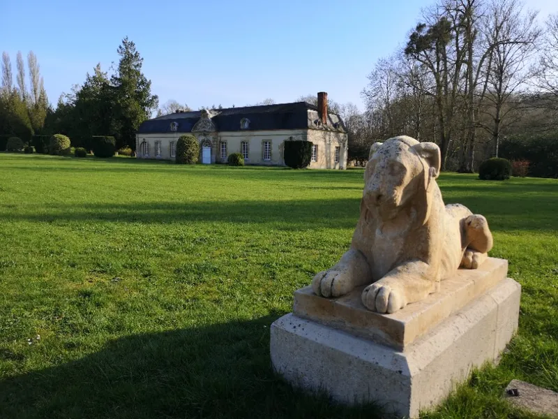 Gîte L'Orangerie du Bourg-Saint-Léonard — gîte de groupe à Le Bourg-Saint-Léonard
