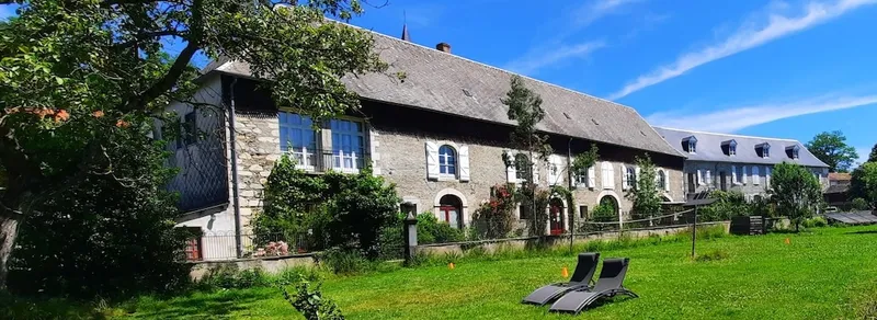 Gîte Domaine Lou Castet — gîte de groupe à Tuzaguet
