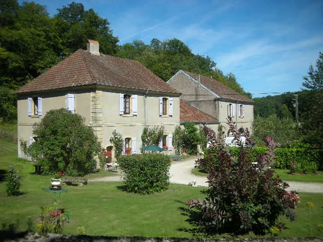 Gîte de groupe Les gîtes de Cherlieu à Montigny-lès-Cherlieu — Photo 1 de Les gîtes de Cherlieu à Montigny-lès-Cherlieu, capacité 18 personnes