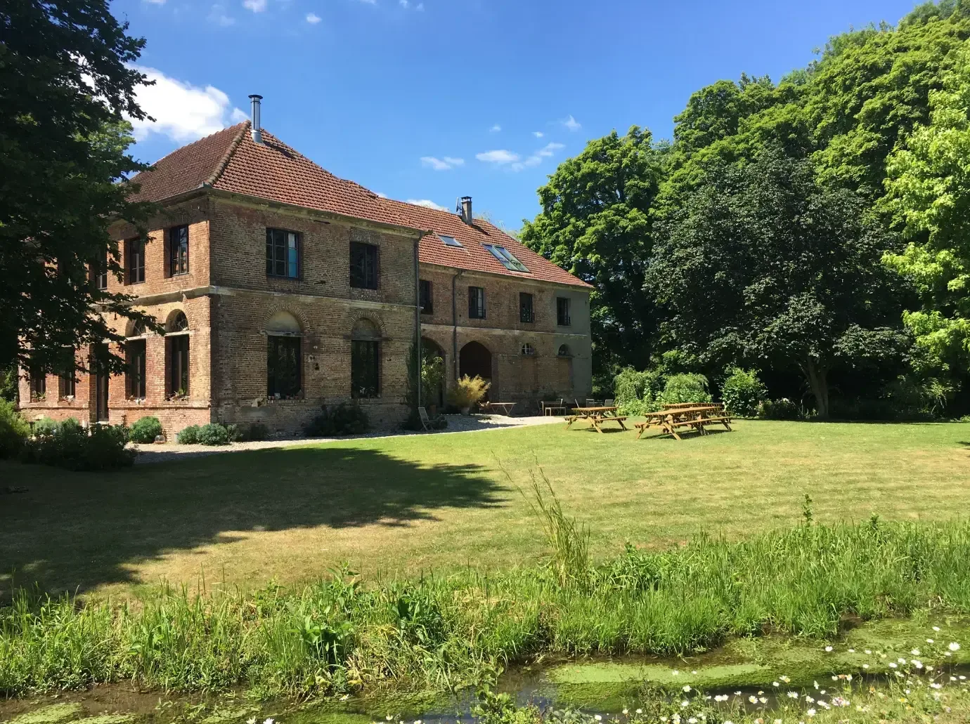 Gîte de groupe Le Chalet du Pêcheur à Incheville — Le Chalet du Pêcheur – Incheville, capacité 20 personnes
