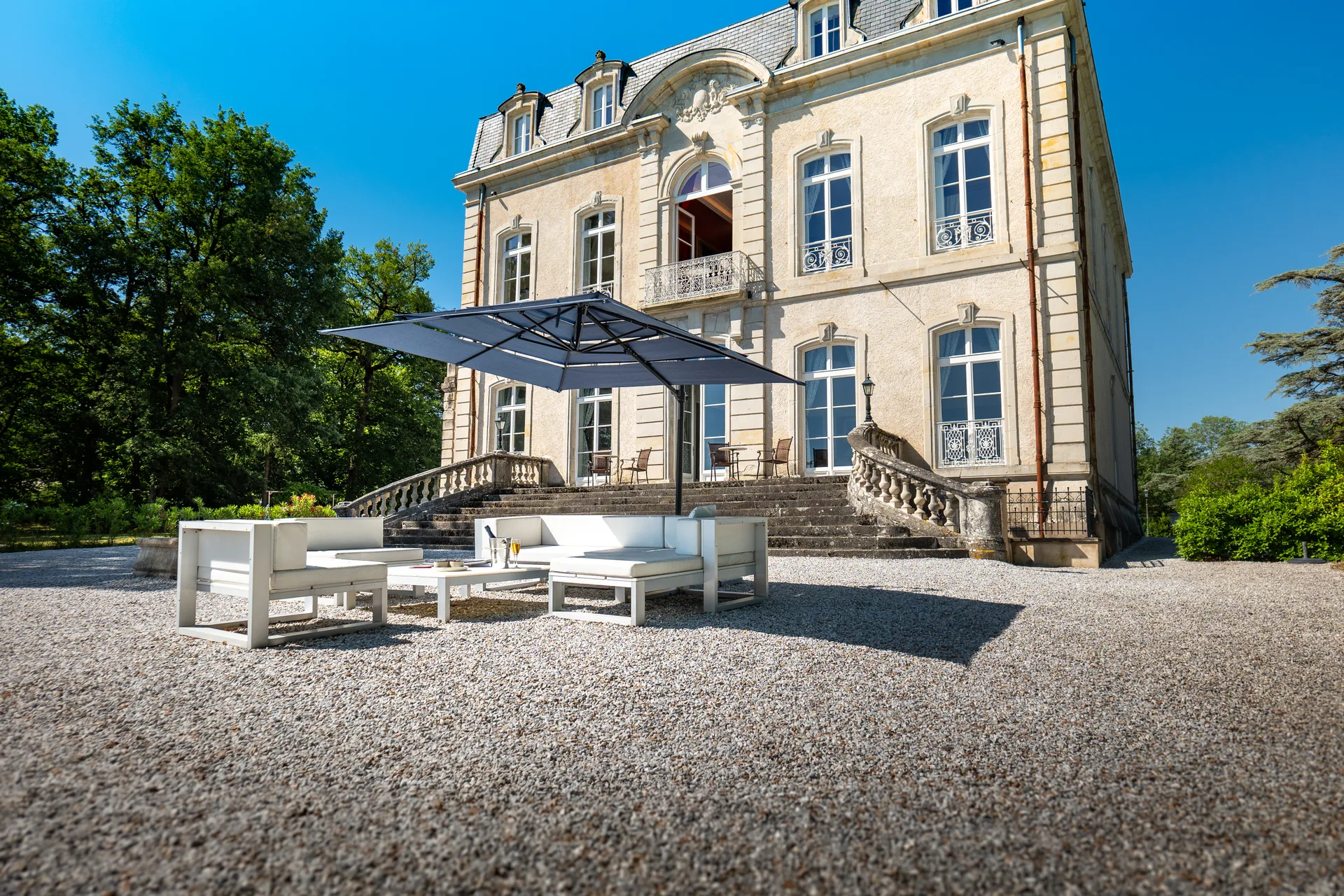 Gîte de groupe Château Portos à Cahuzac — Photo 1 de Château Portos à Cahuzac, capacité 47 personnes