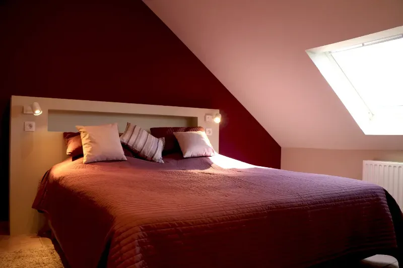 Chambre avec lit double et aussi avec lit BB