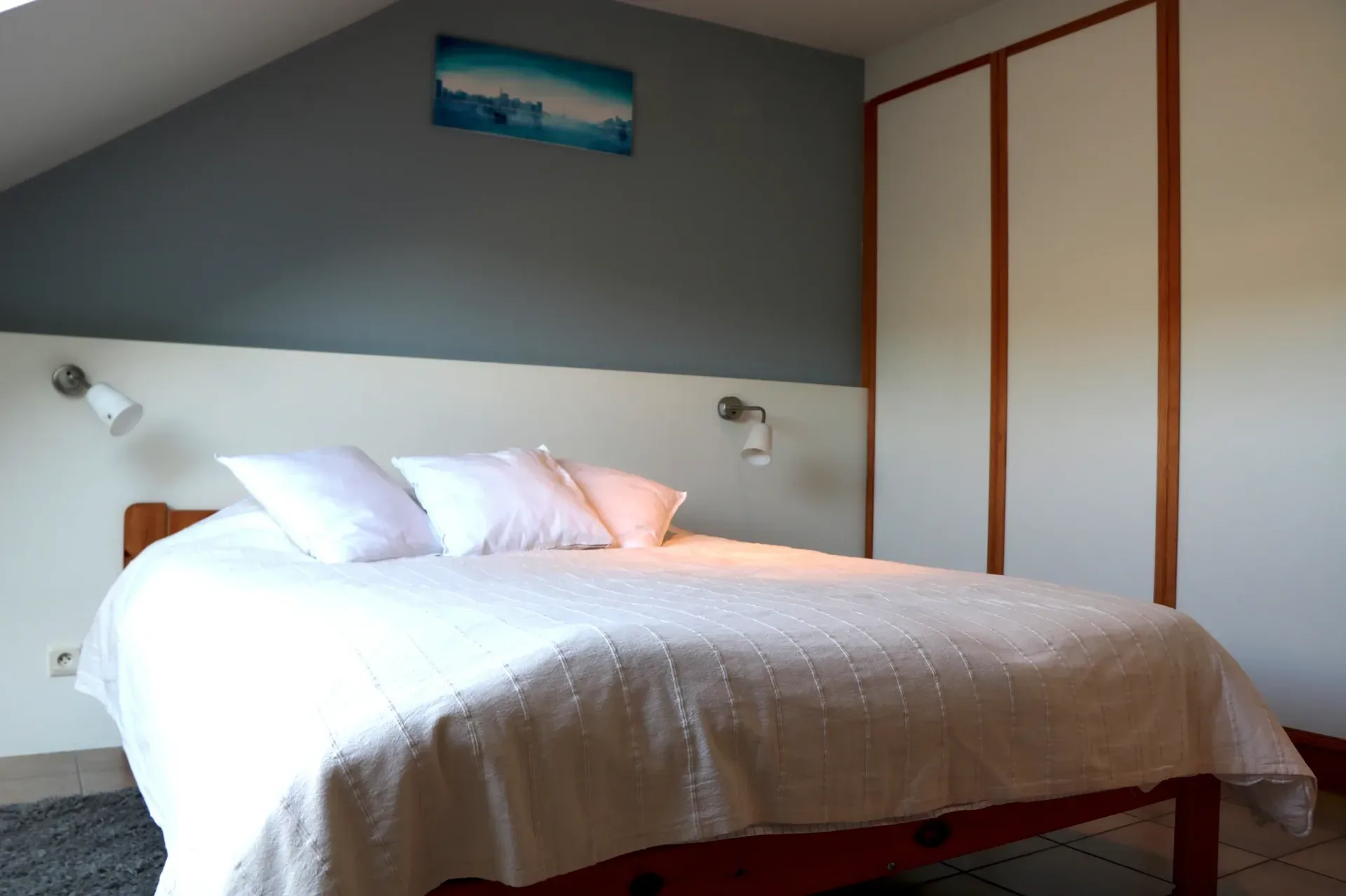 Chambre avec lit double