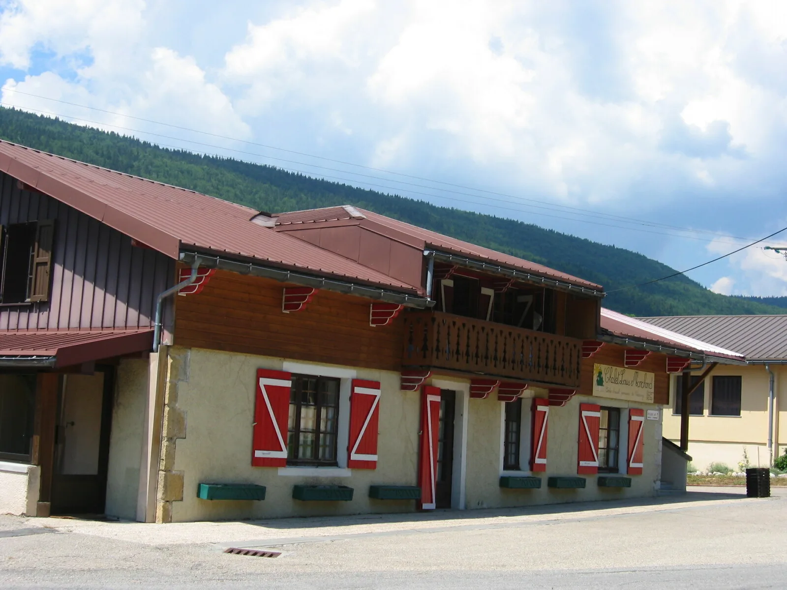Gîte de groupe Chalet Louis Marchand à Lélex — Photo 1 de Chalet Louis Marchand à Lélex, capacité 118 personnes