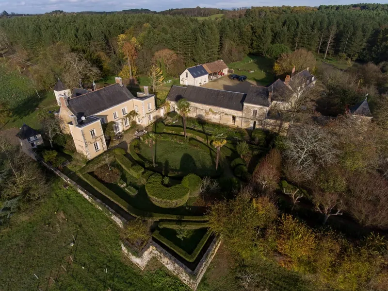 Gîte La Cour du Liège — gîte de groupe à Baugé-en-Anjou