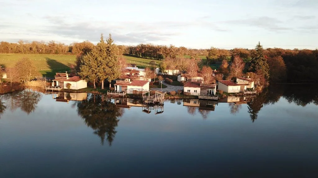 Gîte de groupe Hameau de Gîtes des Pouyades à Magnac-Laval — Photo 1 de Hameau de Gîtes des Pouyades à Magnac-Laval, capacité 93 personnes