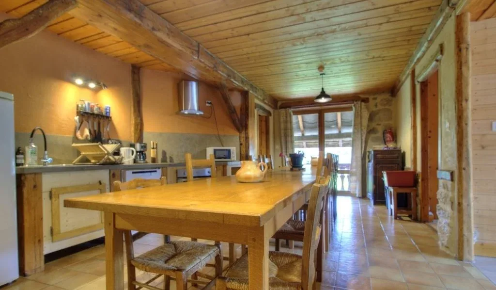 Gîte de groupe La Grange des Plans à Haut Valromey — Photo 1 de La Grange des Plans à Haut Valromey, capacité 15 personnes