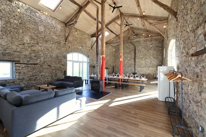 Gîte de groupe 34 personnes avec salle de réception dans l’Allier