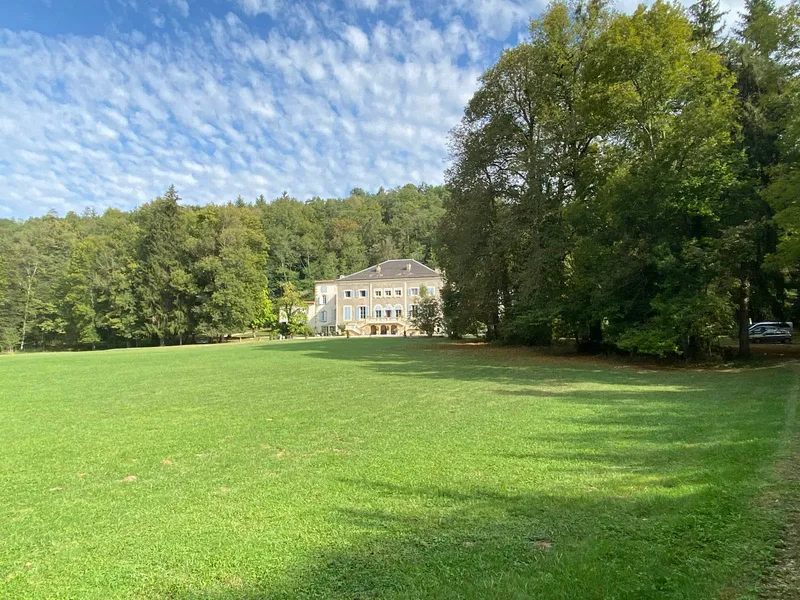 Gîte Château de Rhodes — gîte de groupe à La Bastide-de-Sérou