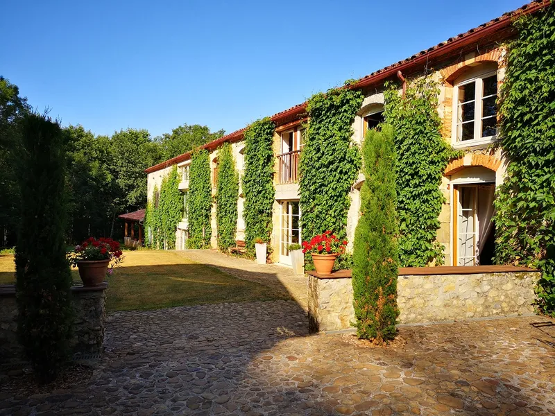 Gîte Maison de Coumanis — gîte de groupe à Montjoie-en-Couserans