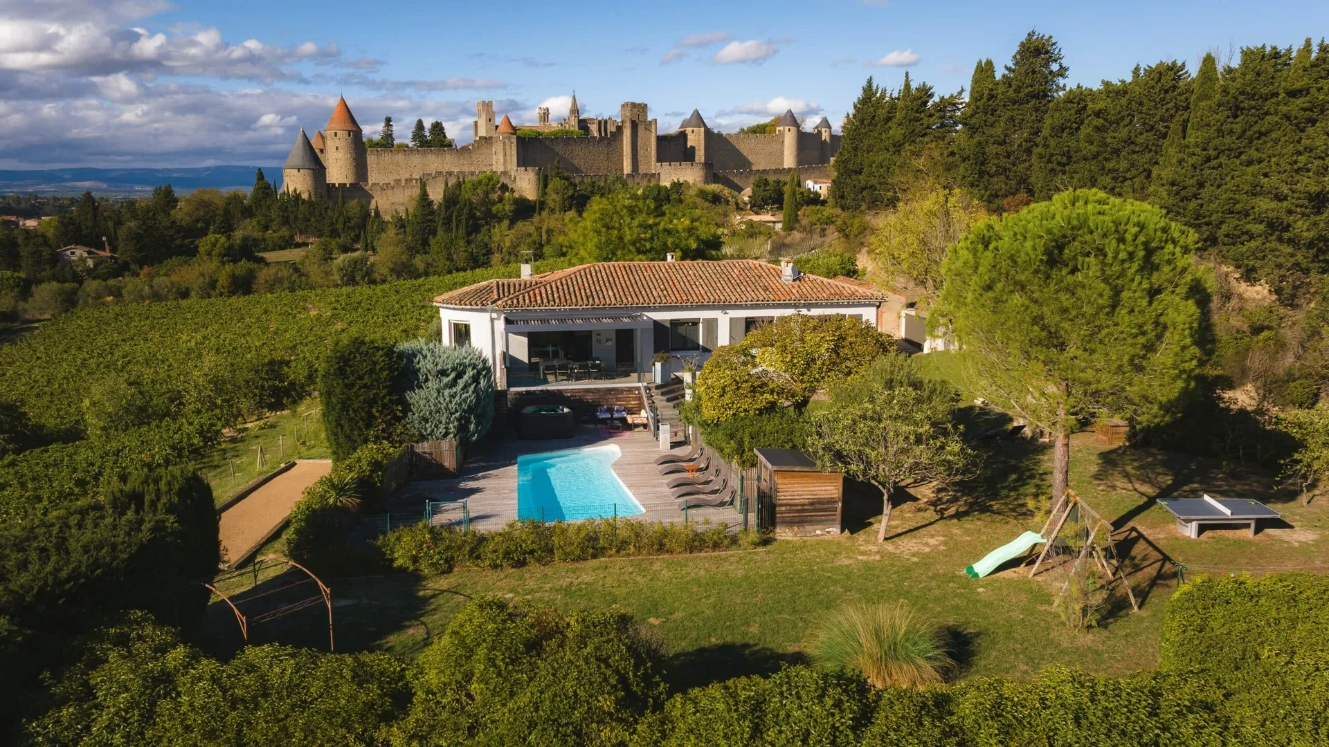 Gîte de groupe L'Écrin de la Cité – Cœur de Vignes à Carcassonne — Photo 1 de L'Écrin de la Cité – Cœur de Vignes à Carcassonne, capacité 15 personnes
