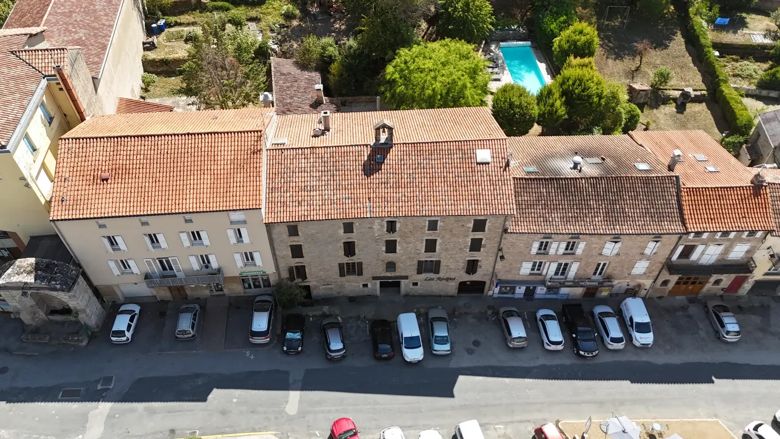 Gîte de groupe Demeure Les Raspes à Saint-Rome-de-Tarn — Photo 1 de Demeure Les Raspes à Saint-Rome-de-Tarn, capacité 28 personnes