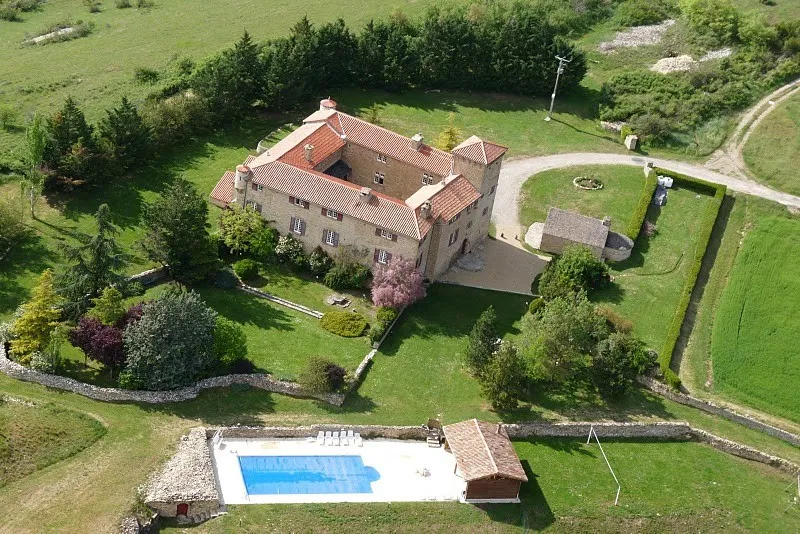Gîte Domaine de la Cadenède — gîte de groupe à Millau
