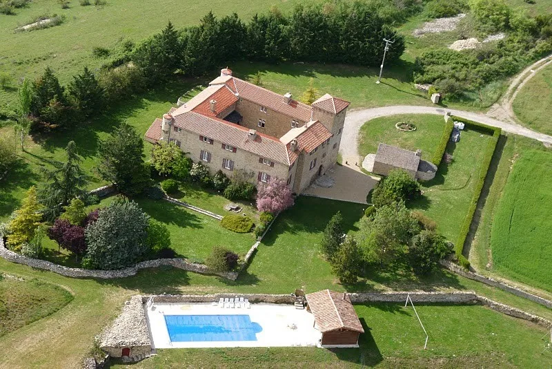 Gîte de groupe Domaine de la Cadenède à Millau — Photo 1 de Domaine de la Cadenède à Millau, capacité 25 personnes