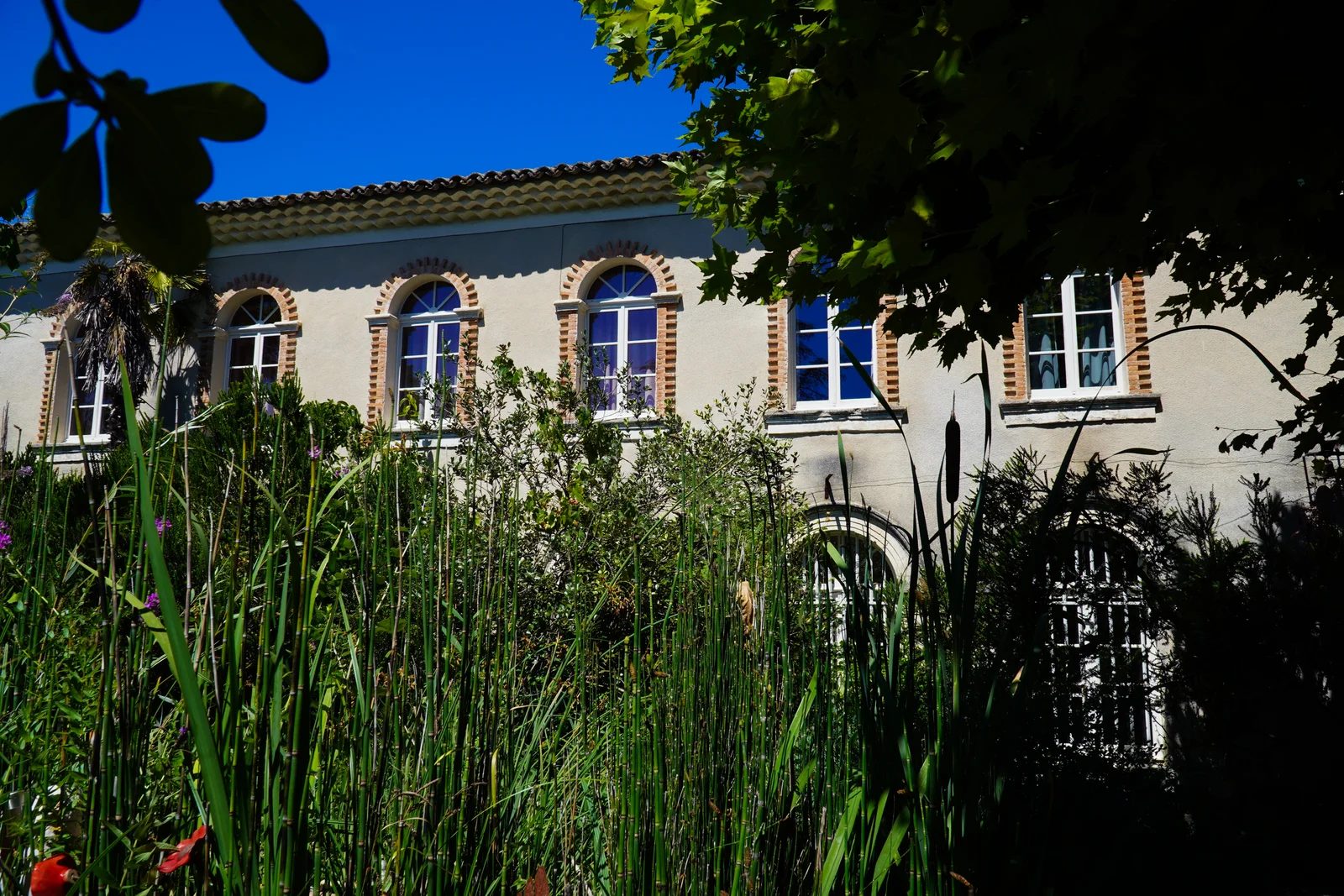 Gîte de groupe La Magnanarié à Villedieu — La Magnanarié, ancien moulinage de soie reconverti en gîte de groupe, Villedieu (84), capacité 60 personnes