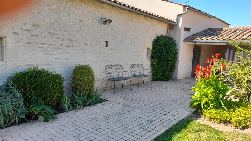Gîte Le Logis du Pigeonnier – Gîtes du Grand Courdeault — gîte de groupe à Saint-Pierre-d'Amilly