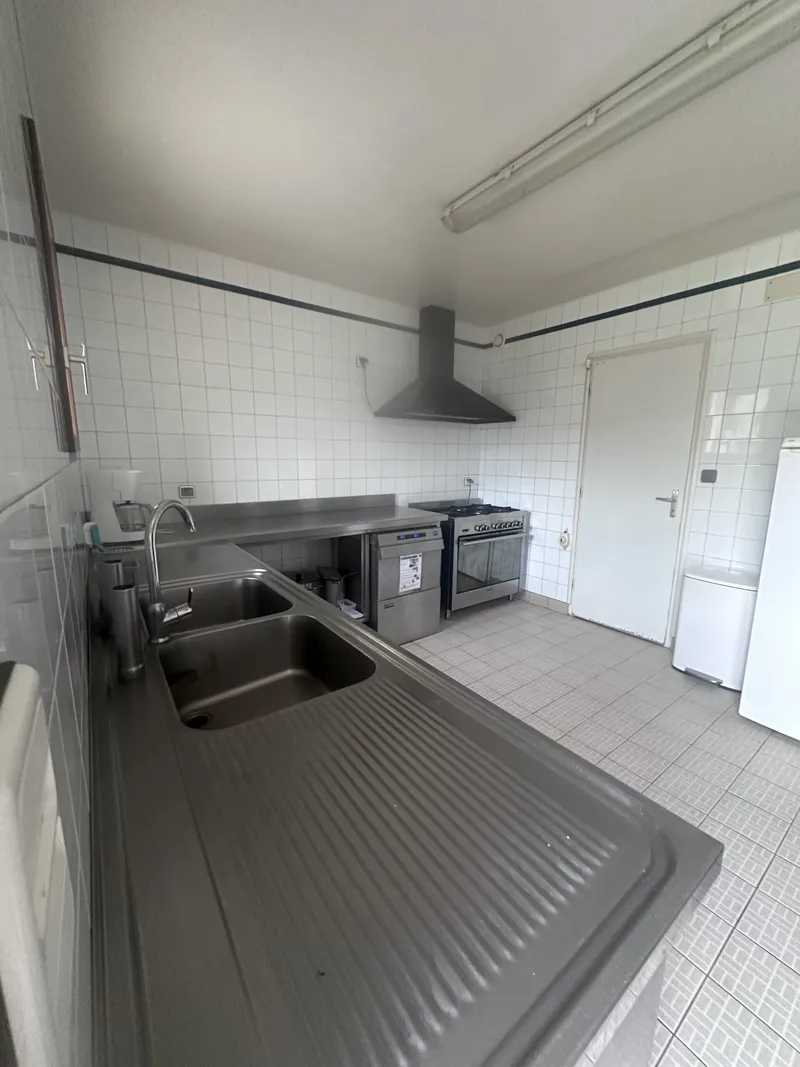 Détail cuisine professionnelle — Gîte de Groupe Les 5 Châteaux, Périgord Noir