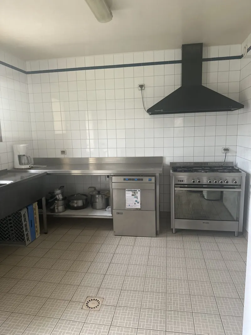 Cuisine équipée du Gîte de Groupe Les 5 Châteaux, Dordogne