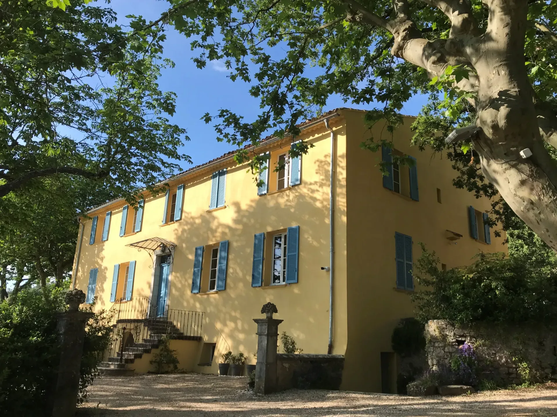 Gîte de groupe Domaine de Trians à néoules — Domaine de Trians – néoules, capacité 60 personnes
