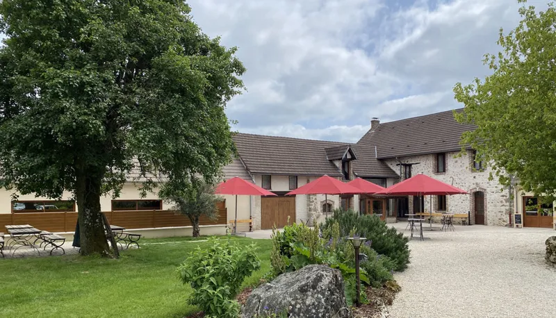 Gîte Aux Hirondelles du Chêne — gîte de groupe à Leuvrigny