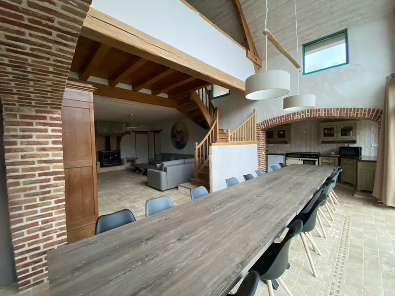 Intérieur d'un des gîtes avec décoration soignée