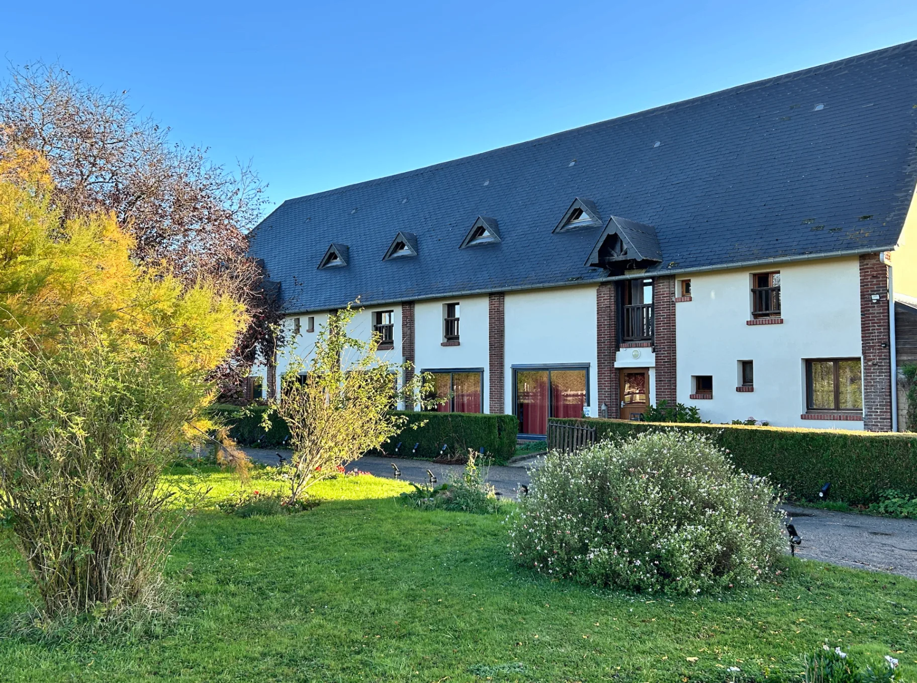Gîte de groupe Le Gîte de la Forêt à Saint-Ouen-du-Tilleul — Photo 1 de Le Gîte de la Forêt à Saint-Ouen-du-Tilleul, capacité 49 personnes