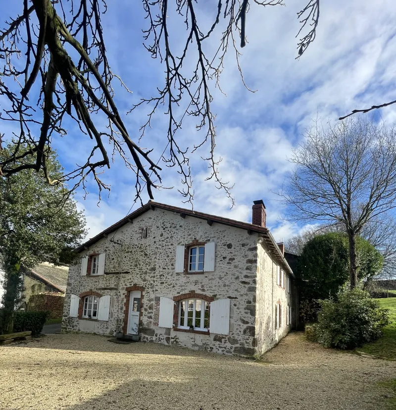 Gîte Gîte Chez Papy et Le Petit Canasson — gîte de groupe à Combrand