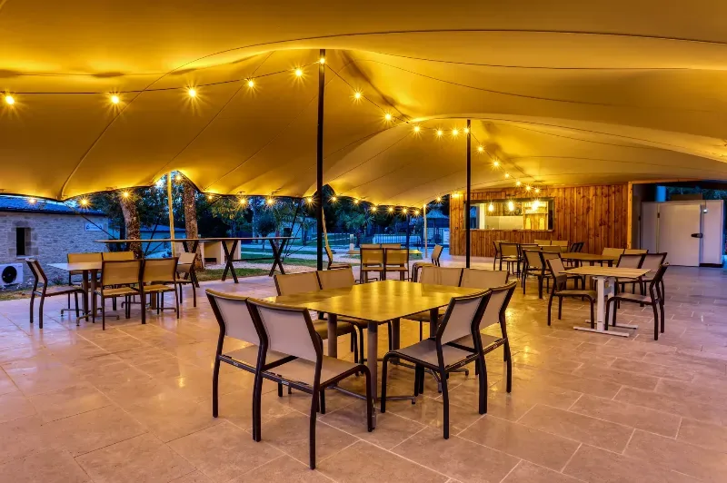 Tente berbère 150 m2 et Bistrot