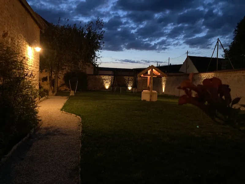 Intérieur du Gîte des Hamy, pièce de vie du gîte de groupe à Arc-en-Barrois