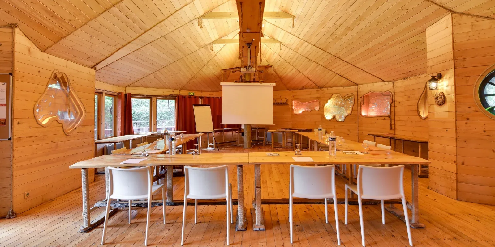 Salle des Chars : Vue Intérieur  : Capacité jusqu'à 49 pers maximum