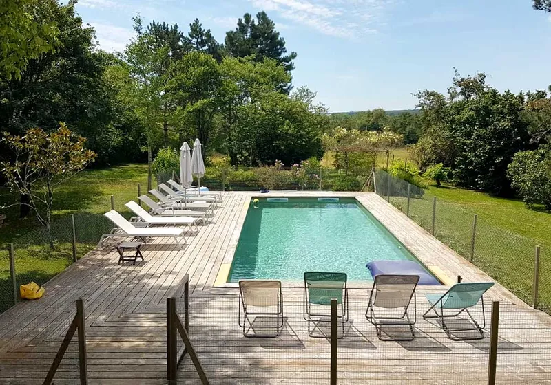 Piscine naturelle au sel de 10x4 m dans le jardin
