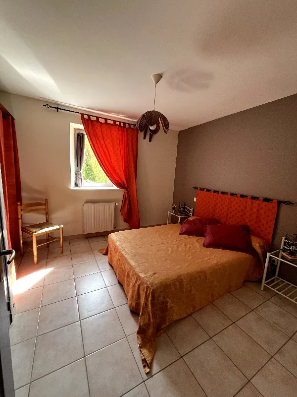 Chambre avec salle d'eau et wc dans chacune