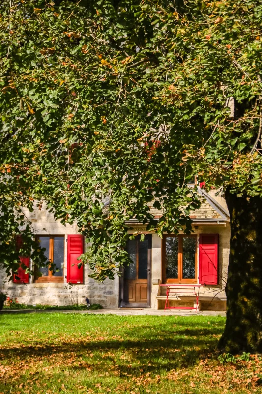 Gîte Sous Le Charme — gîte de groupe à Guyans-Durnes