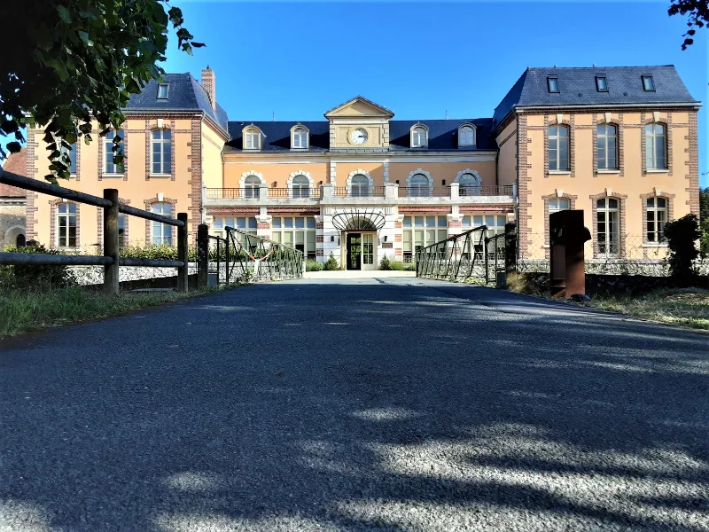 Gîte Gîte du Prieuré d'Yron — gîte de groupe à Cloyes-lès-Trois-Rivières