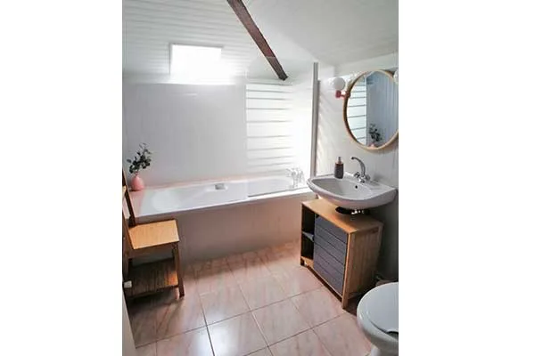 Salle de bain équipée du domaine