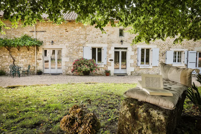 Gîte Domaine Les Grands Gîtes du Périgord - La Longère — gîte de groupe à Milhac-de-Nontron